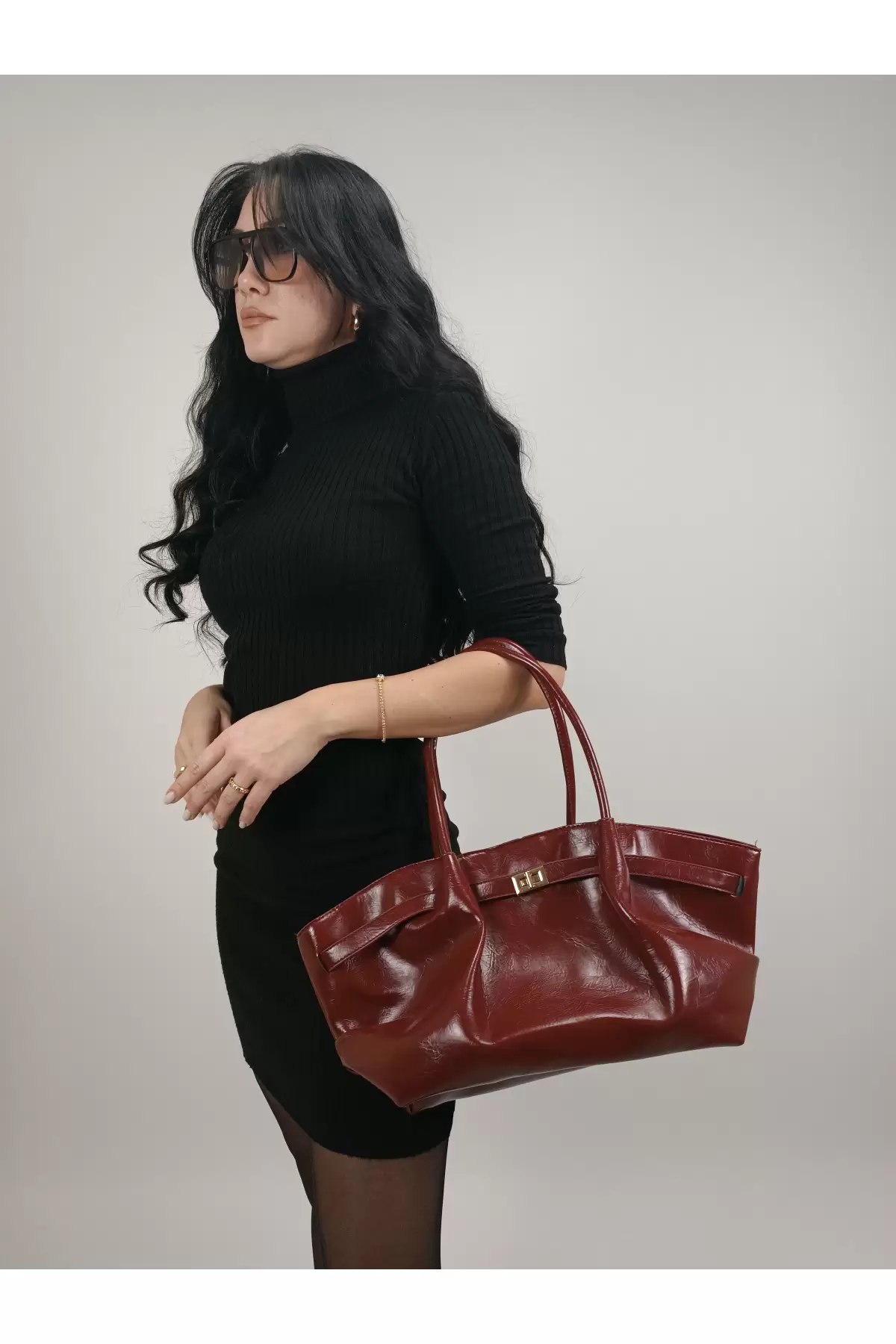 Celina Bordo Kırışık Deri Kilit Detay Büyük Boy Kadın Omuz Çantası