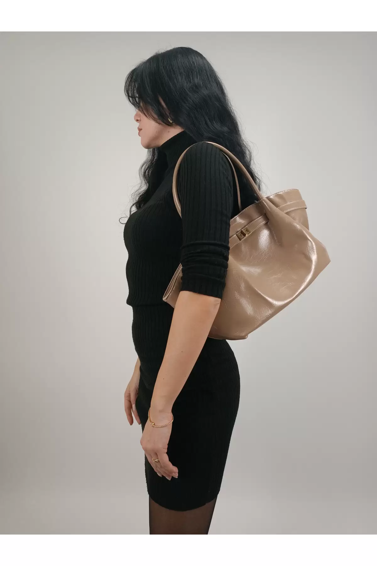 Celina Vizon Kırışık Deri Kilit Detay Büyük Boy Kadın Omuz Çantası