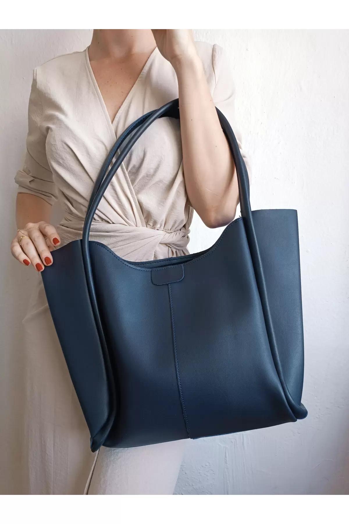 Clementine Navy Blue Tote Womens Zipper Shoulder Bag