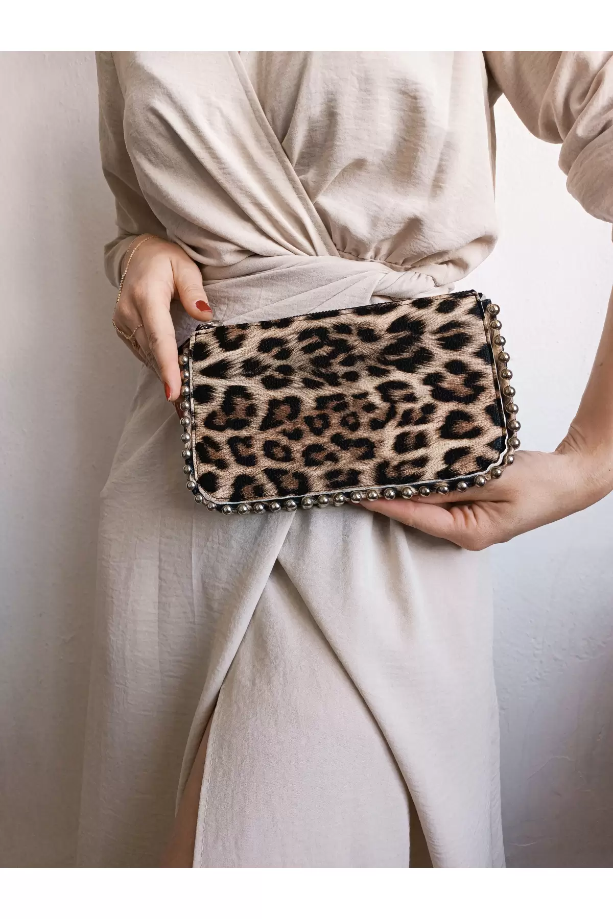 Dally Leopard Pattern Beaded Chain Strap Womens Wallet Bag