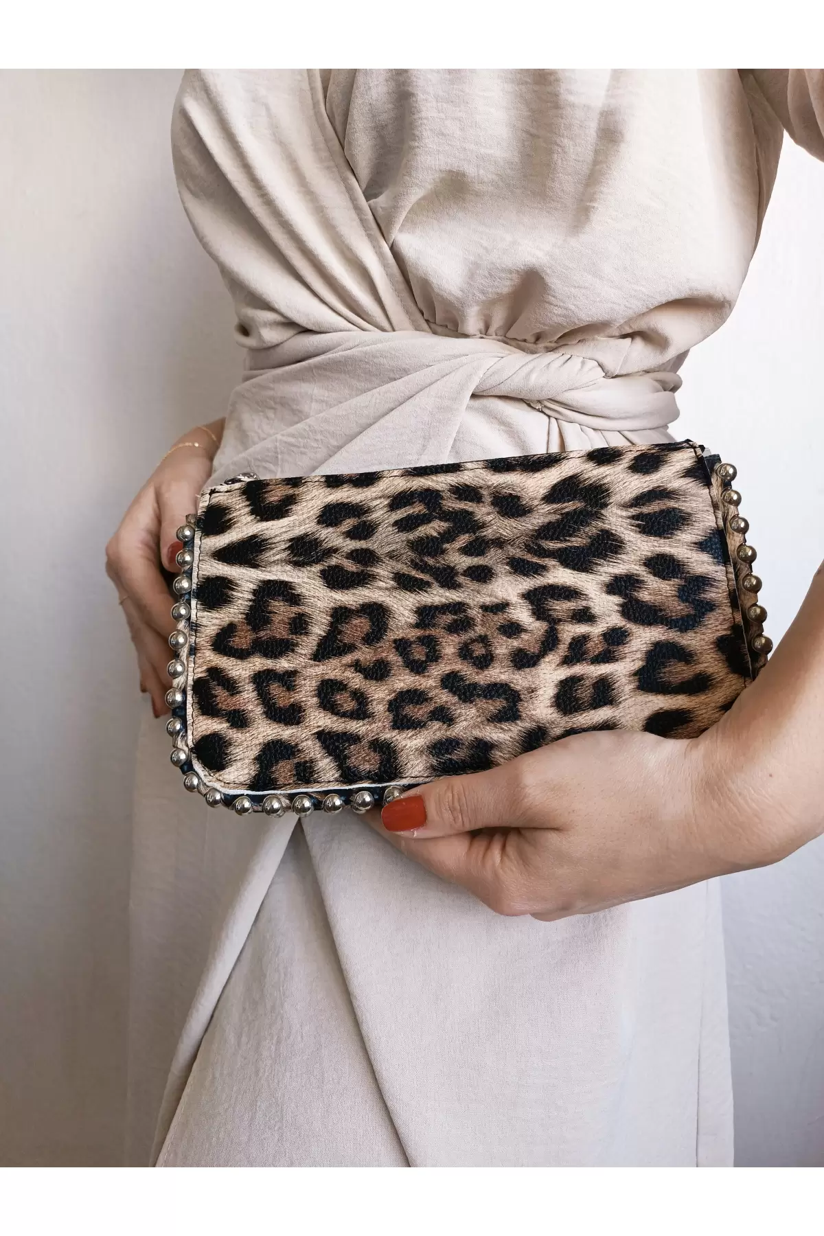 Dally Leopard Pattern Beaded Chain Strap Womens Wallet Bag
