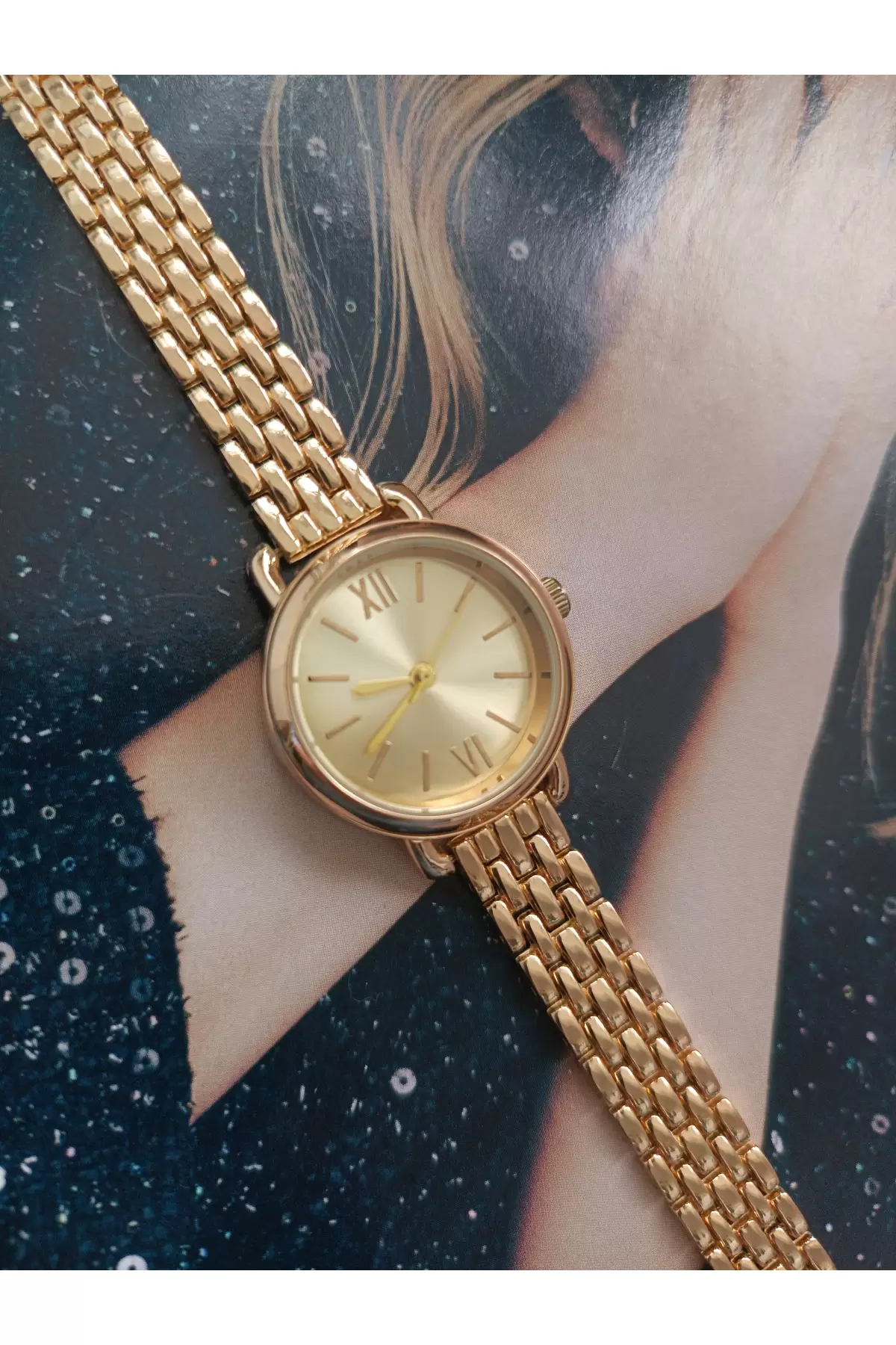 Lowa Gold Rengi Yuvarlak Retro Kadın Kol Saati