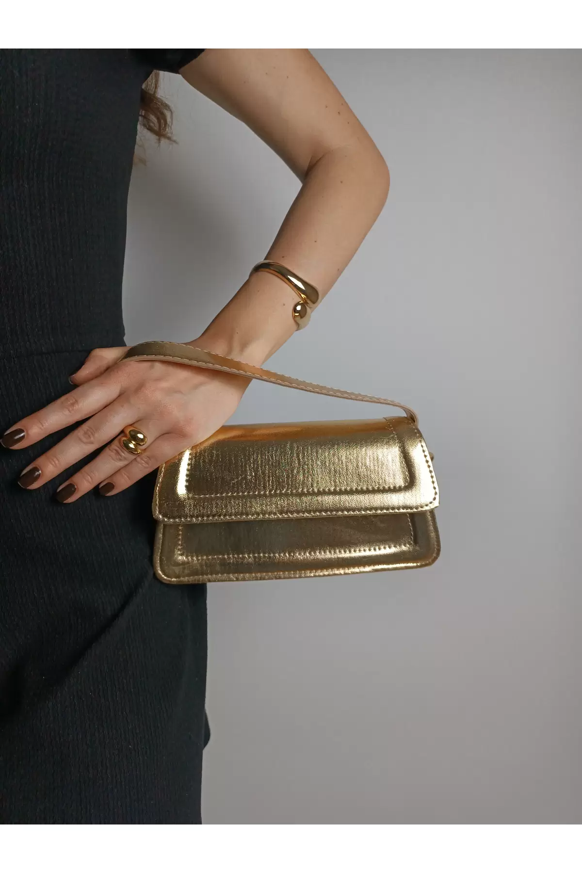 Kate Gold Kapaklı Çapraz Askılı Kadın Omuz Çantası