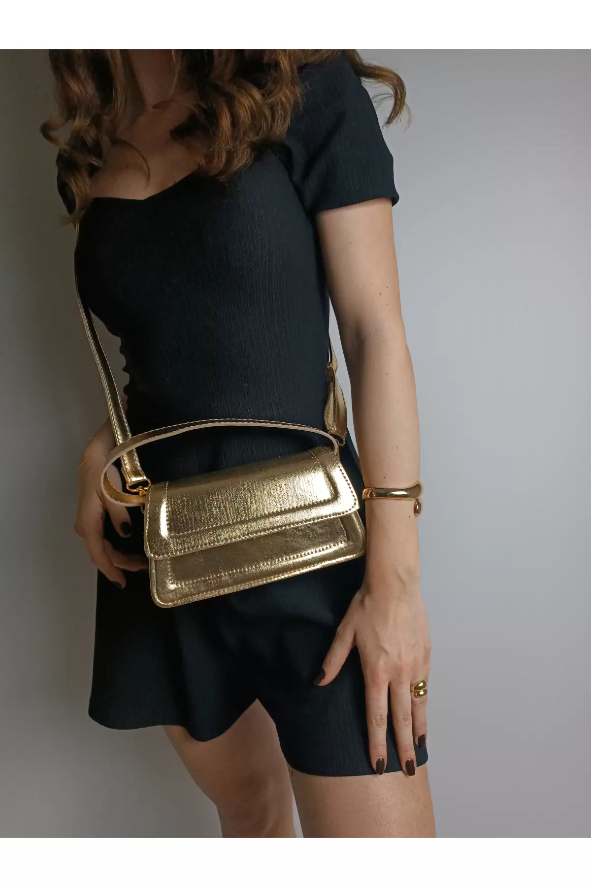 Kate Gold Kapaklı Çapraz Askılı Kadın Omuz Çantası