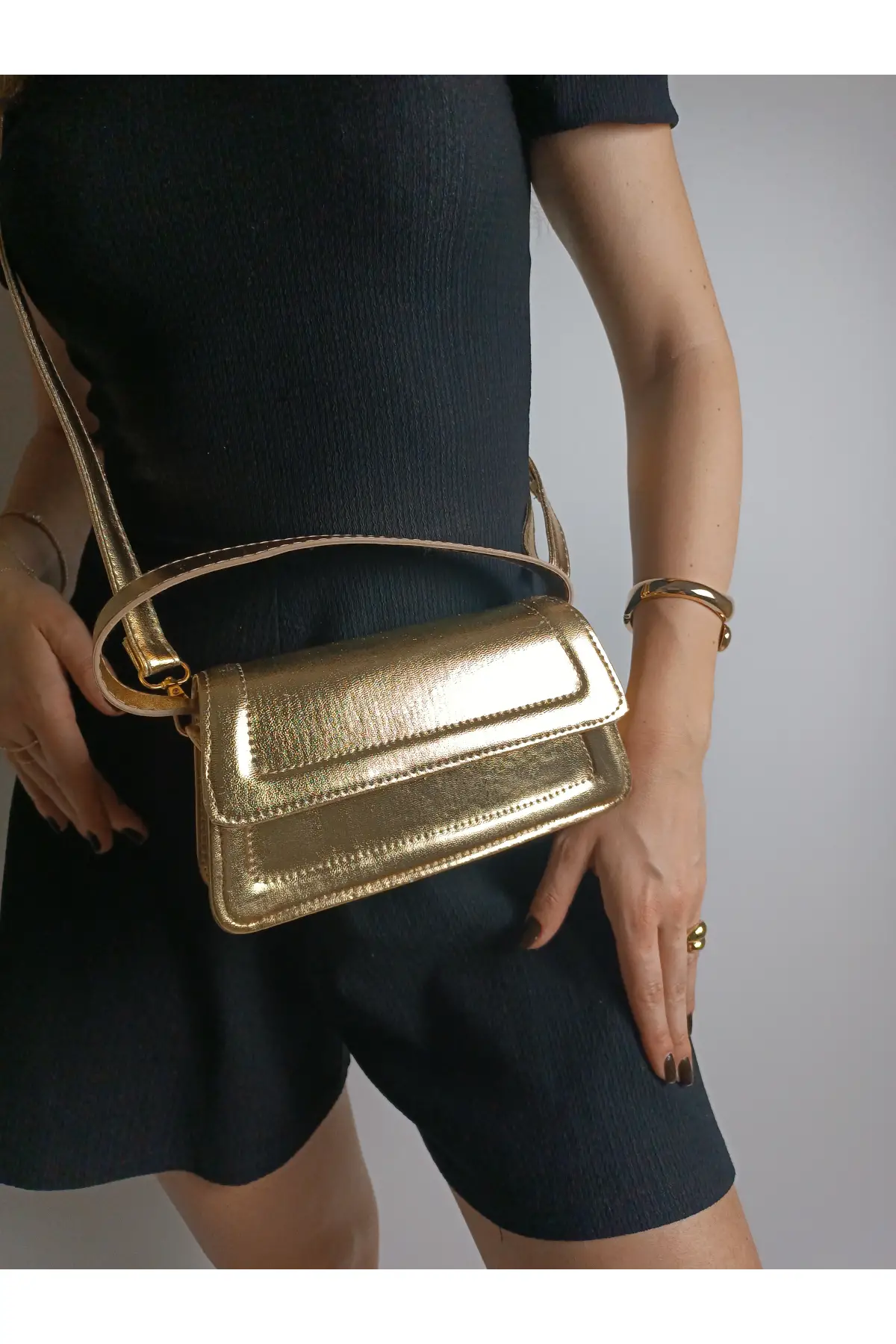 Kate Gold Kapaklı Çapraz Askılı Kadın Omuz Çantası