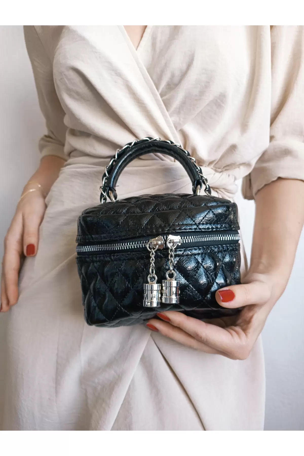 Leslie Black Patent Leather Womens Box Shoulder Bag
