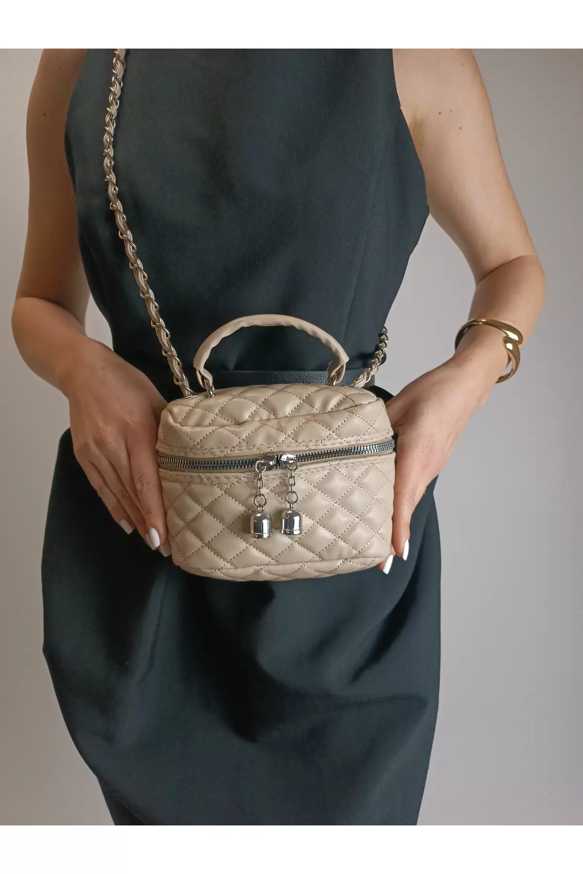 Leslie Vizon Kapitone Desen Kadın Kutu Crossbody Bag