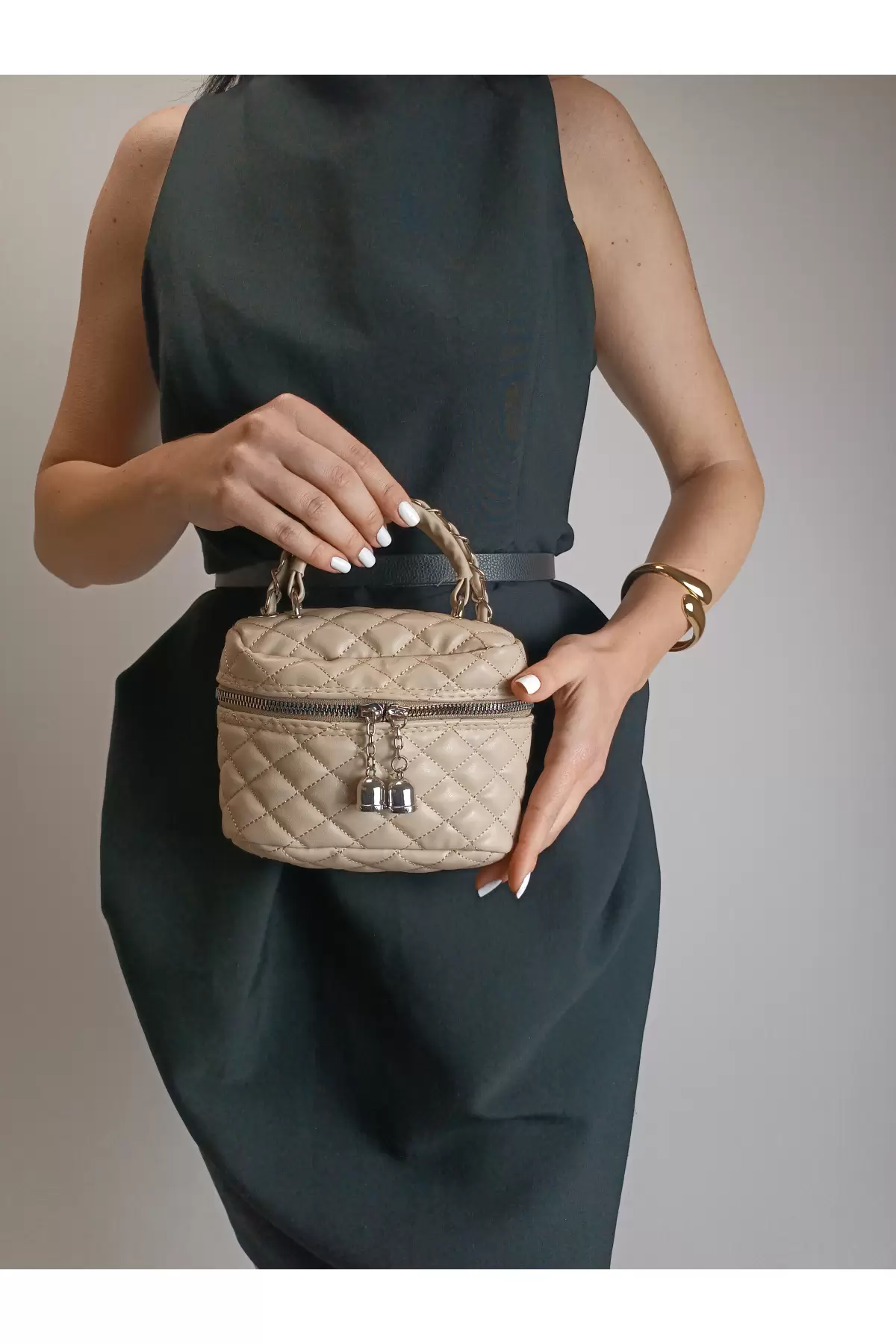 Leslie Vizon Kapitone Desen Kadın Kutu Crossbody Bag
