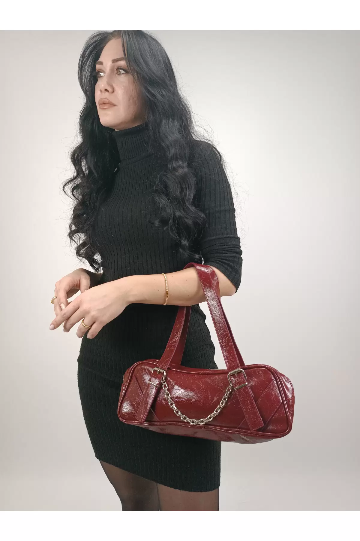 Rebeca Bordo Parlak Cilt Zincir Aksesuarlı Kadın Omuz Çantası