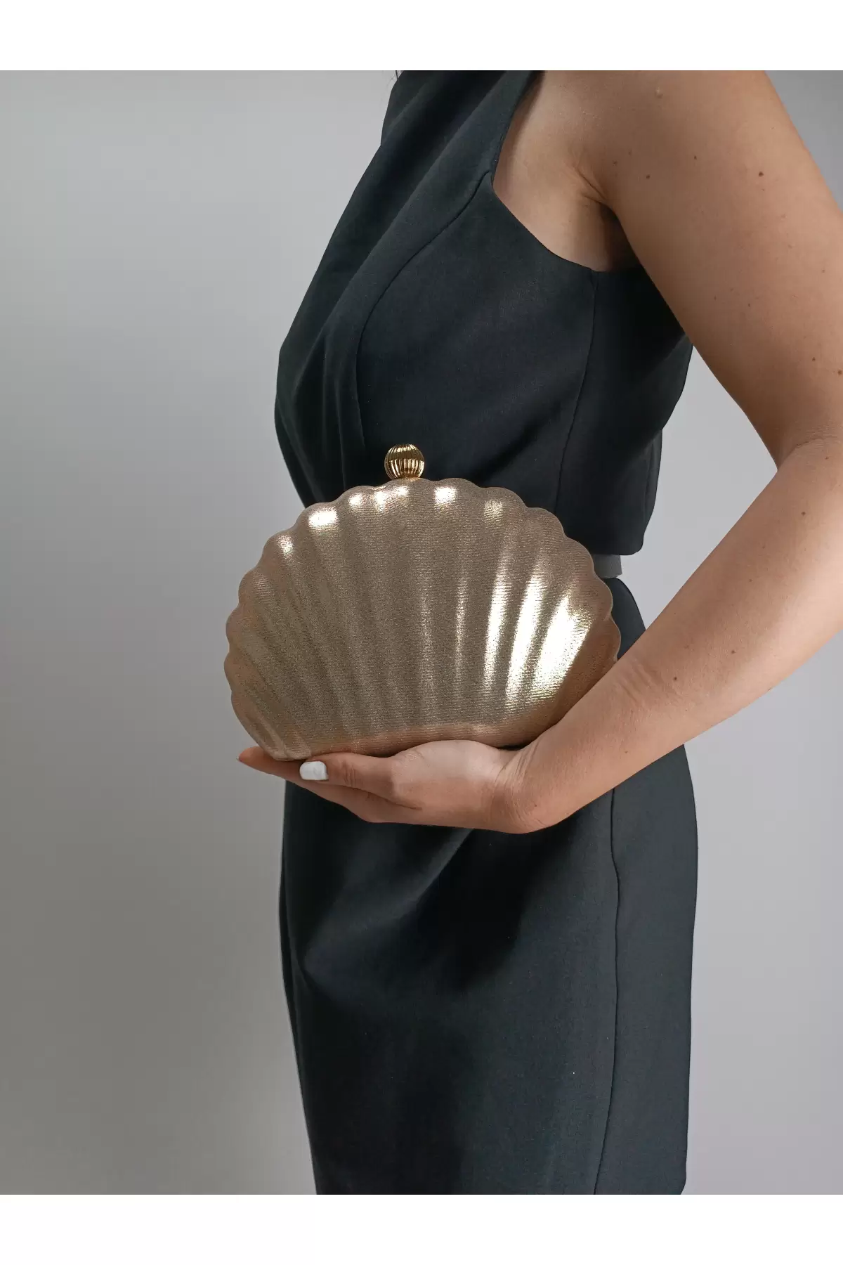 Rosalie Gold Sedefli Deniz Kabuğu Model Zincir Askılı Dokulu Clutch Abiye Portföy Çanta