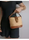 Alin Hasır Taba Kontrast Kova Model Kadın Omuz Çantası