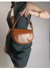Medusa Taba Kırışık Cilt Kontrast Dikişli Kolon Askılı Kadın Omuz Çantası