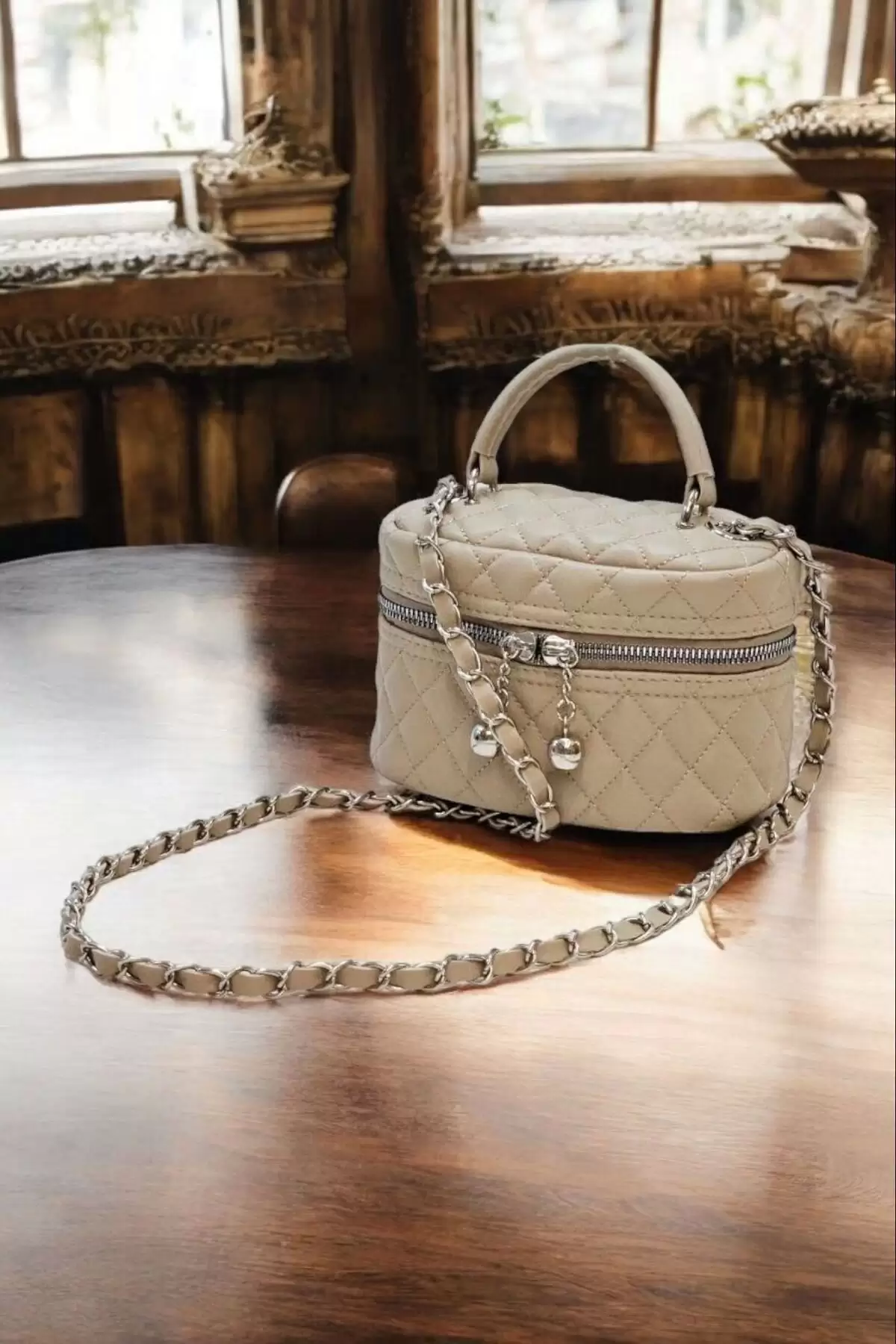 Leslie Vizon Kapitone Desen Kadın Kutu Crossbody Bag