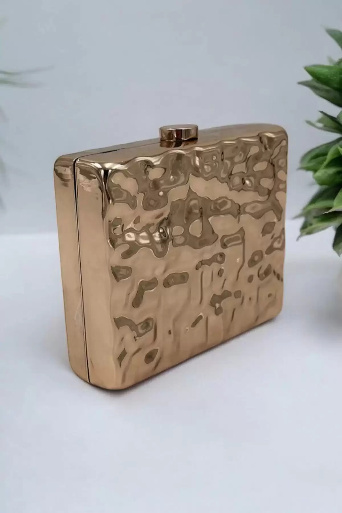 Arlene Gold Zincir Askılı Dokulu Clutch Abiye Portföy Çanta