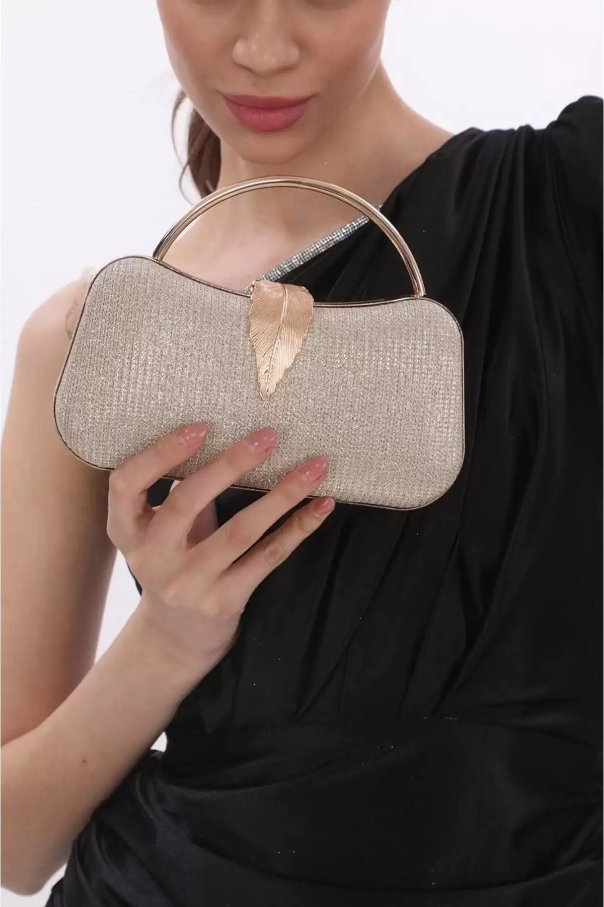 Zaira Gold Simli Yaprak Kapamalı Clutch Abiye Portföy Çanta