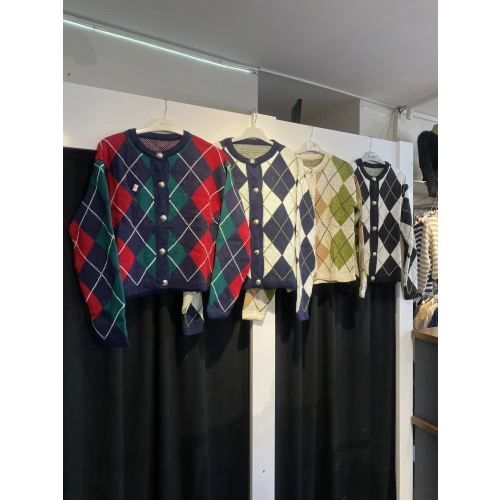 Baklava Desenli Kısa Sakallı Triko Hırka