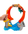 JFR08 Hot Wheels Monster Trucks Dönen Corkscrew Shark Çarpışması