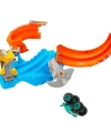 JFR08 Hot Wheels Monster Trucks Dönen Corkscrew Shark Çarpışması