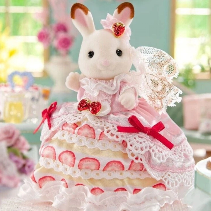 5847 Sylvanian Families Freyanın Doğum Günü Çilekli Pasta Elbisesi +3 yaş
