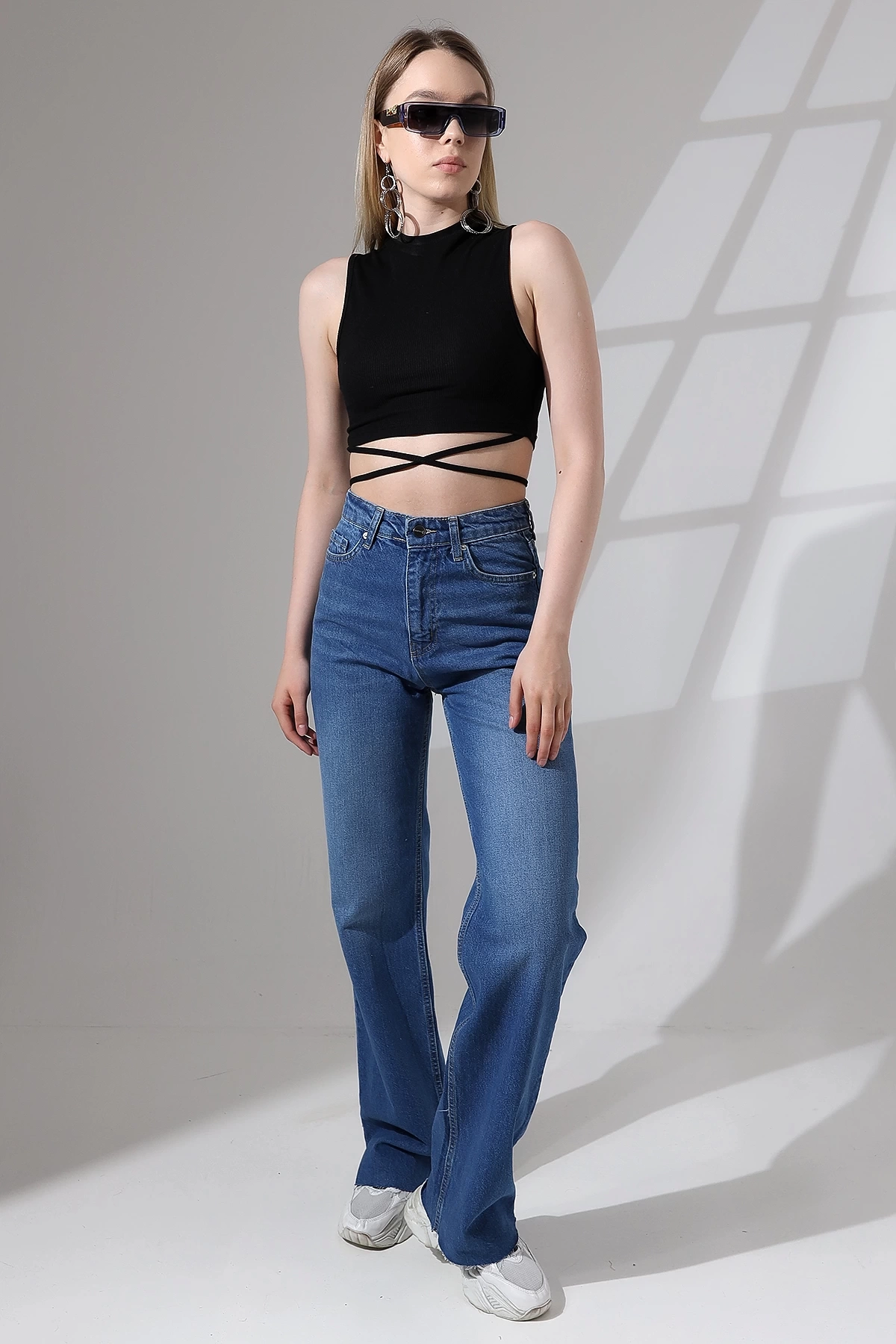 YÜKSEK BEL KESİK PAÇA KOYU MAVİ STRAIGHT FIT JEAN