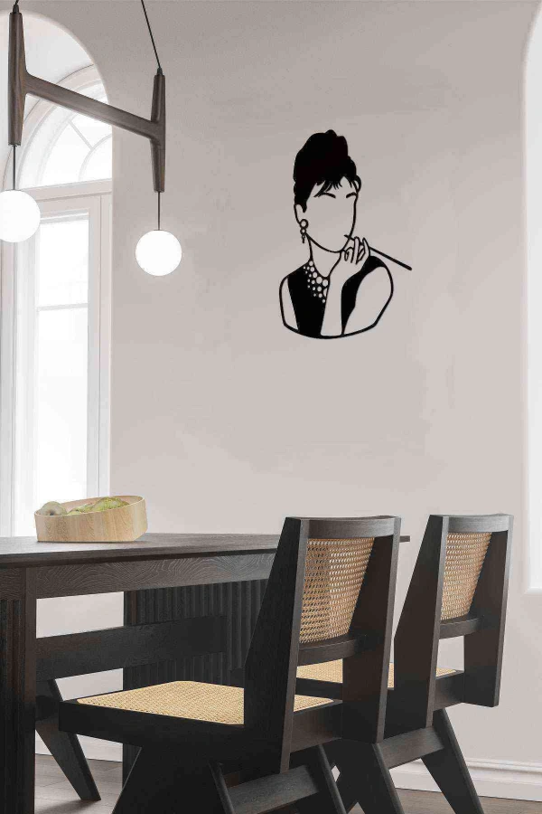 Audrey Hepburn Kadın Duvar Dekoru Tablosu Siyah Ahşap Lazer Mdf