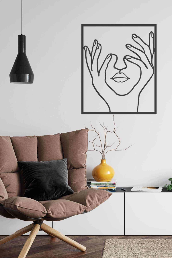 Gözlerini Kapatan Kadın Figürü Duvar Dekoru Tablo Siyah Ahşap Mdf