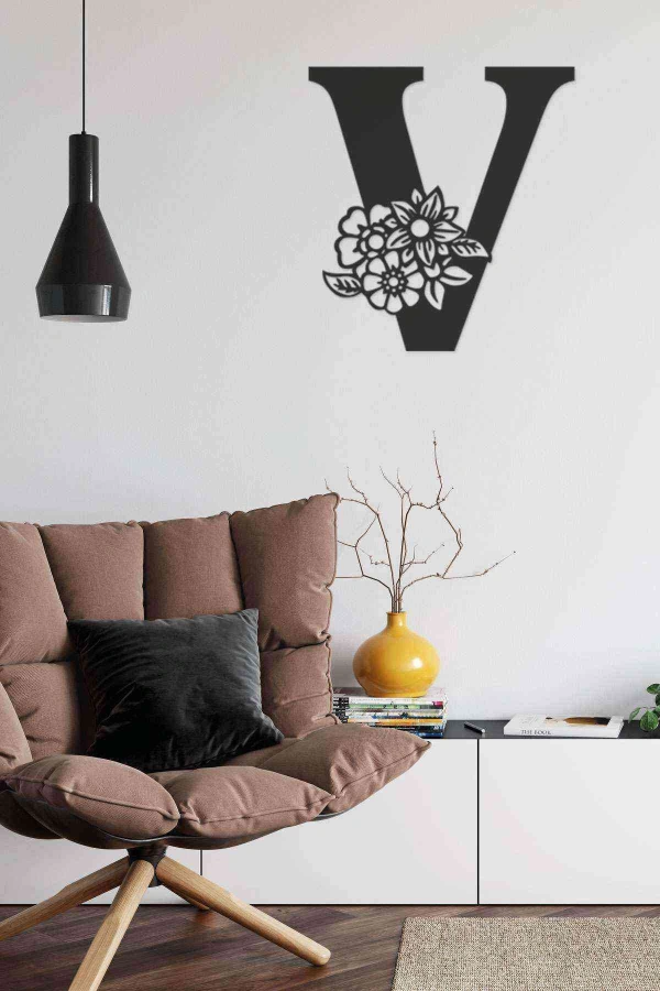 V Harfi Tag Duvar Tablosu Siyah Ahşap Lazer Mdf