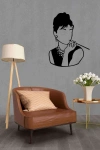 Audrey Hepburn Kadın Duvar Dekoru Tablosu Siyah Ahşap Lazer Mdf