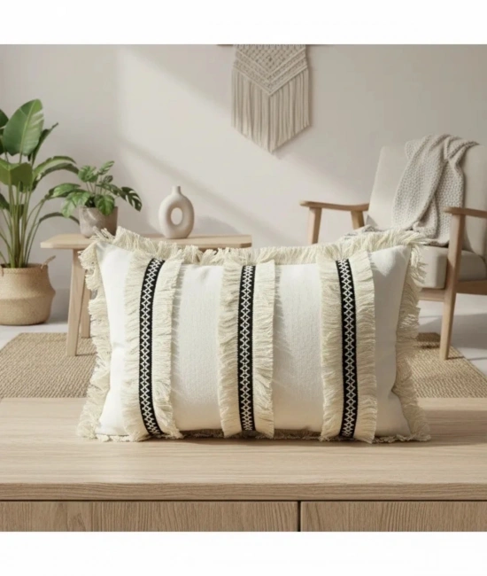 Keten Krem Üç Püsküllü Kırlent Kırlent Kılıfı (35 x 55)