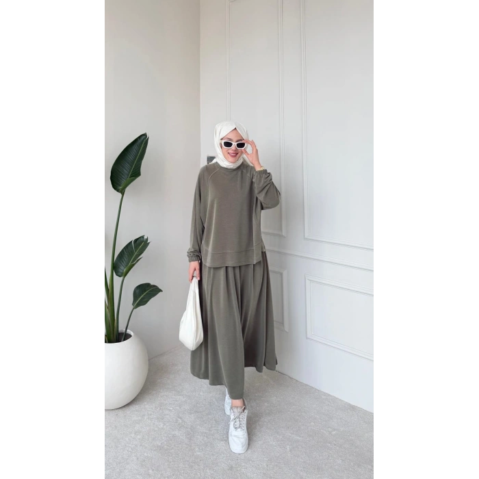 Lily Model İthal Pike Kumaş Bilek Büzgü Detaylı Kadın Takım
