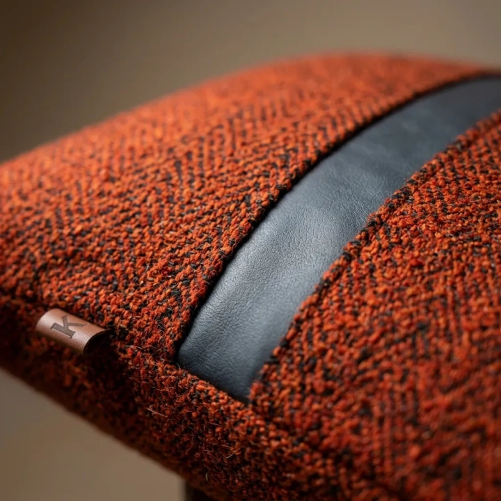 El yapımı tasarım kırlent kılıfı