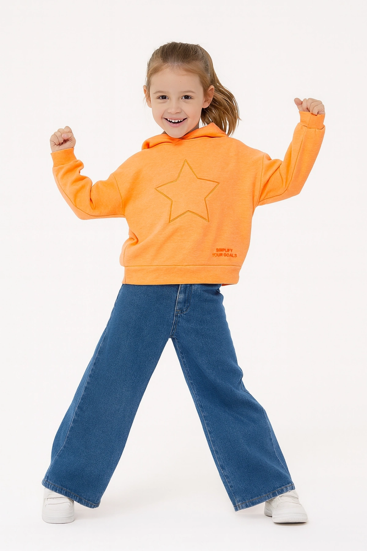 Kız Çocuk Kapşonlu Turuncu Sweatshirt - Yıldız Desenli Yazı Nakışlı Çocuk Sweat