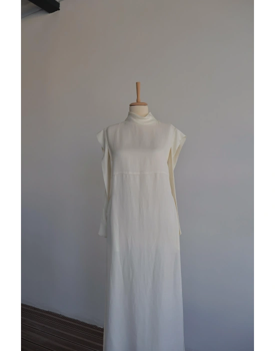 Kol Detaylı Beyaz Keten Elbise