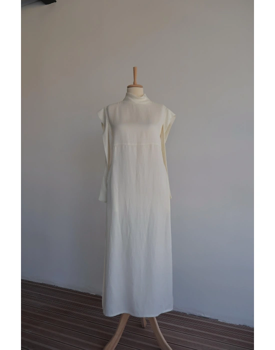 Kol Detaylı Beyaz Keten Elbise