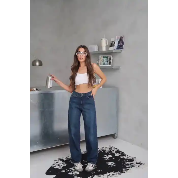 Arkadan tokalı jeans pantolon