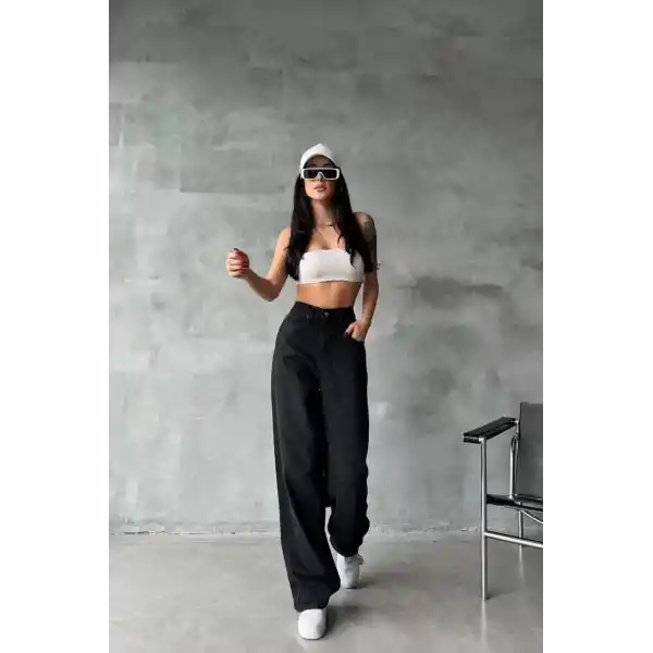 Arkadan tokalı jeans pantolon Siyah