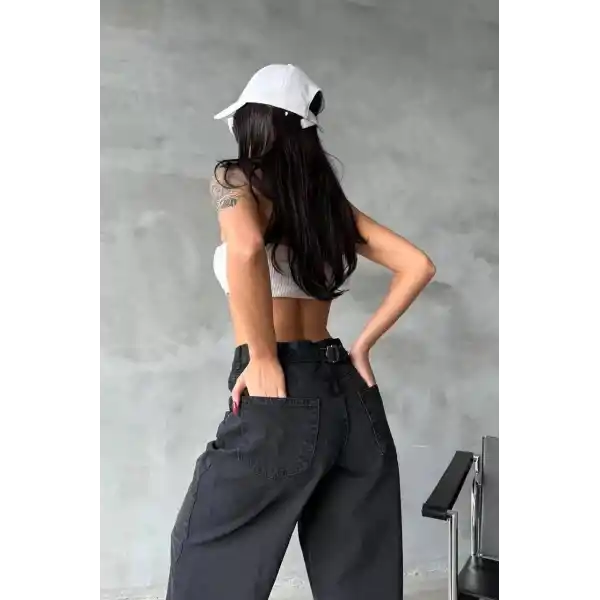 Arkadan tokalı jeans pantolon Siyah