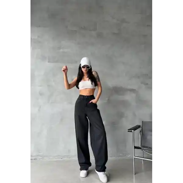 Arkadan tokalı jeans pantolon Siyah