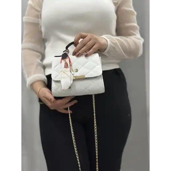 Beyaz cilt zoje çanta