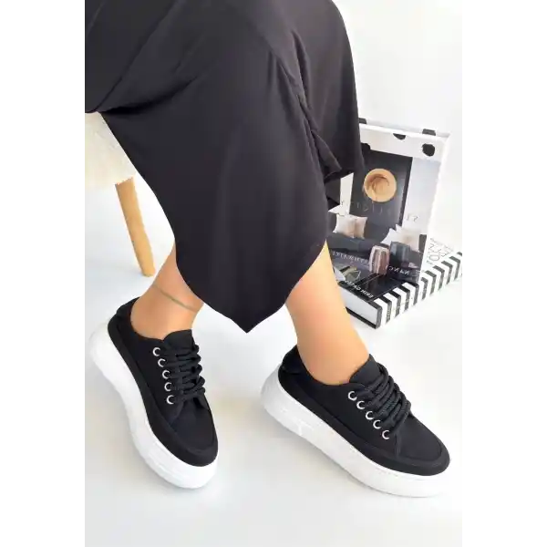 Carin Siyah Keten Bağcıklı Spor Ayakkabı