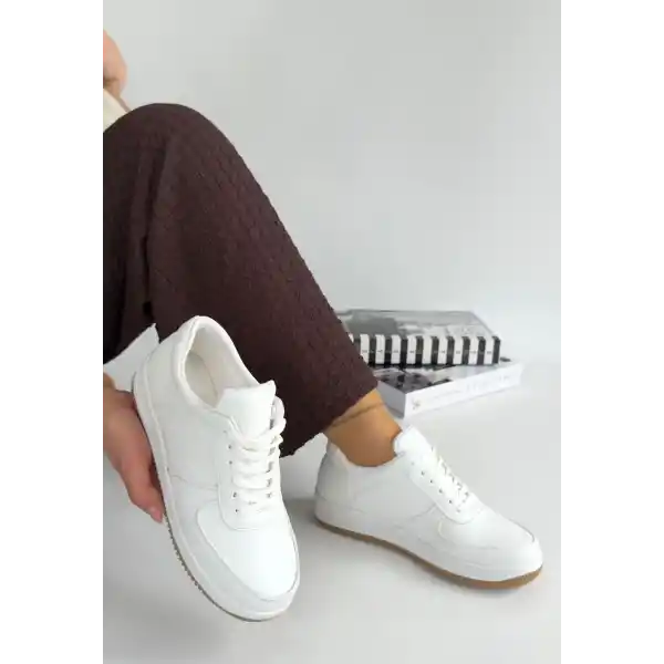 Ceyyan Beyaz Cilt Bağcıklı Spor Ayakkabı