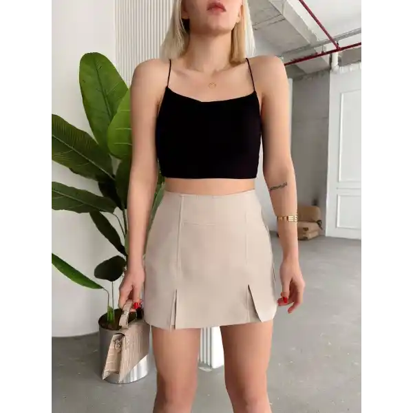 Çift yırtmaklı şort etek