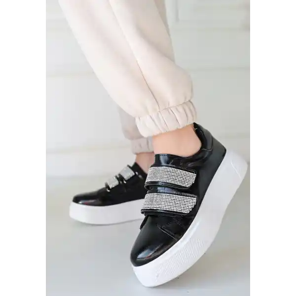 Dirla Siyah Rugan Spor Ayakkabı