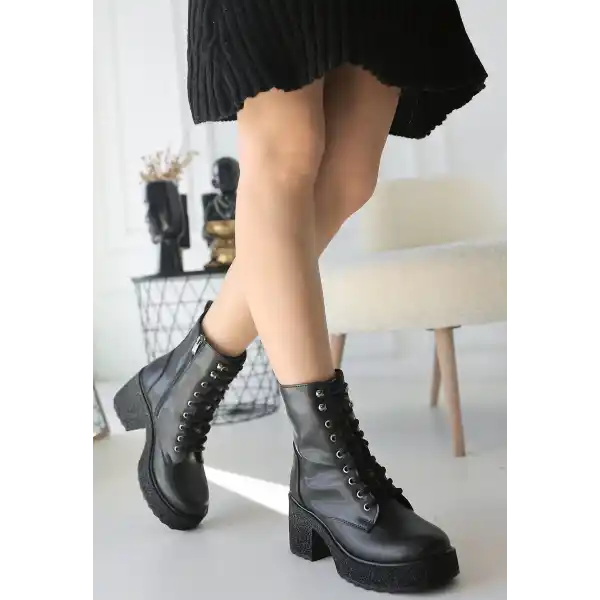 Emilla Siyah Cilt Bağcıklı Bot