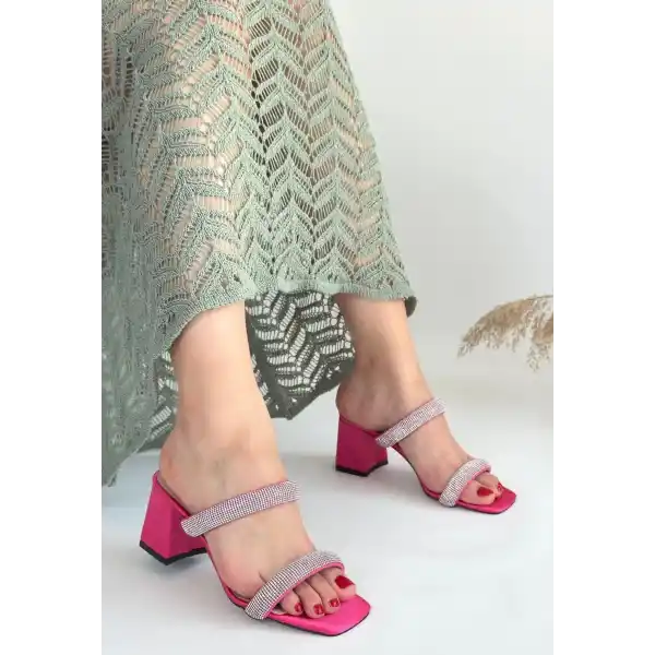 Froya Pembe Saten Topuklu Terlik