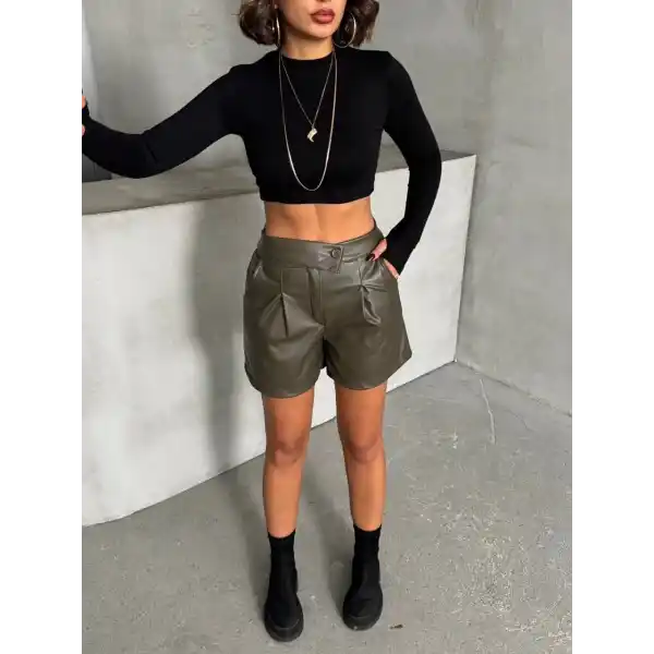 İki düğmeli pileli şort