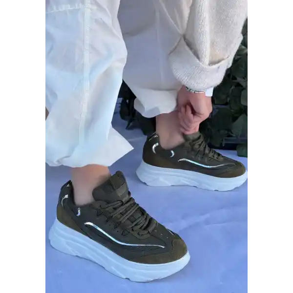 Imkea Yeşil Süet Gümüş Detaylı Spor Ayakkabı