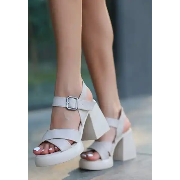 Jaina Bej Cilt Topuklu Sandalet