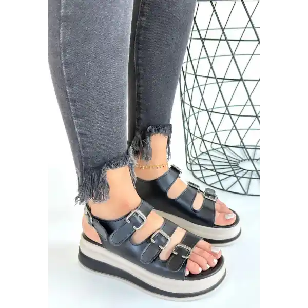 Jatay Siyah Cilt Sandalet