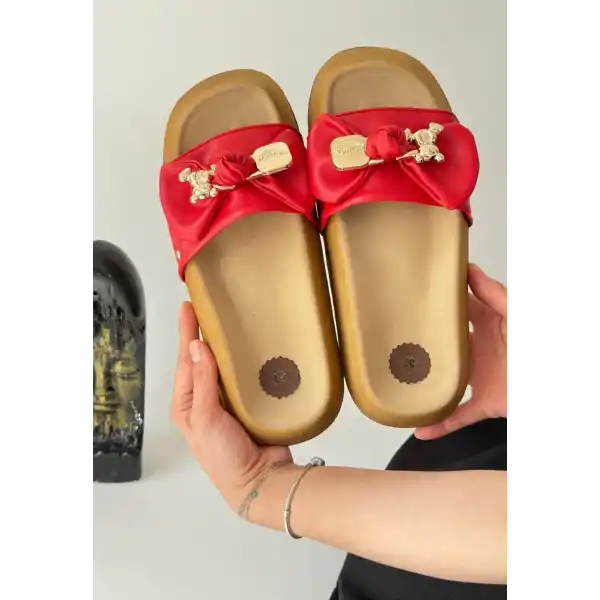 Jude Kırmızı Cilt Ayıcıklı Terlik